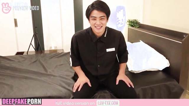 Smiling brunet wants to try a cock - Cha Eunwoo (アストロ フェイクポルノ) face swap