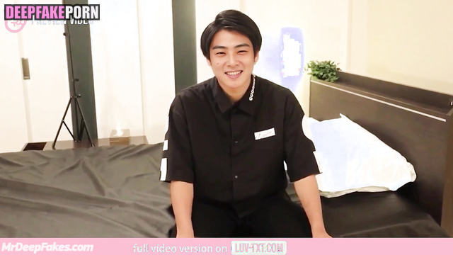 Smiling brunet wants to try a cock - Cha Eunwoo (アストロ フェイクポルノ) face swap