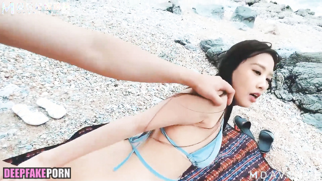 中国人 Chinese star 李一桐 Li Yitong wanted to impress me with sex on the beach