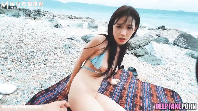 中国人 Chinese star 李一桐 Li Yitong wanted to impress me with sex on the beach