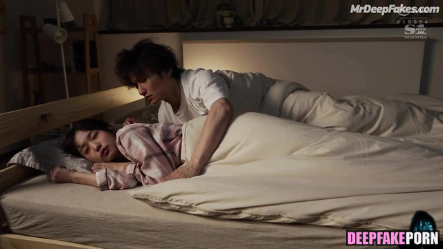 アイヴ 情熱的なセックス boy had an erotic dream and he wanted her, Wonyoung fakeapp