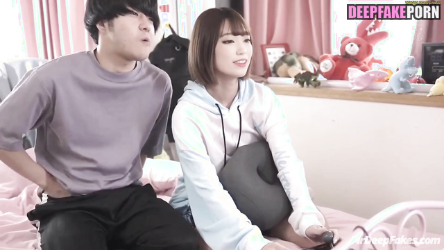 He took out his dick and started jerking off while being next to Emiru ai