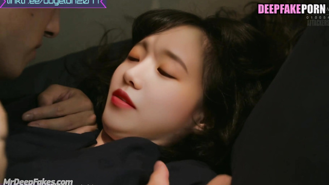 Boyfriend of Yuri/チョ・ユリ saw how she has 性別 sex with his dad IZ*ONE アイズワン