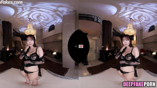 She can't decide what to wear on a date, fake Miyuki Watanabe (渡辺 美優紀 性別)