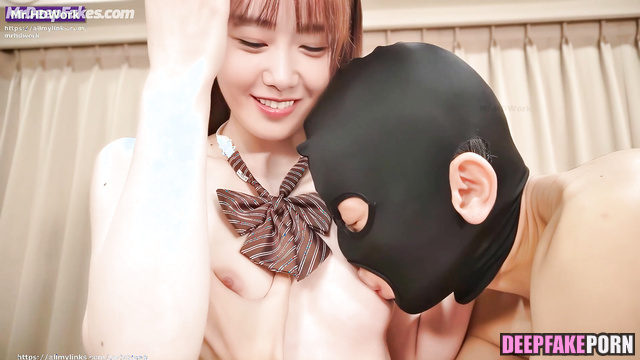 Cute teen sucking a cock (her first blowjob) fake Yoona - 少女時代 セレブのセックス