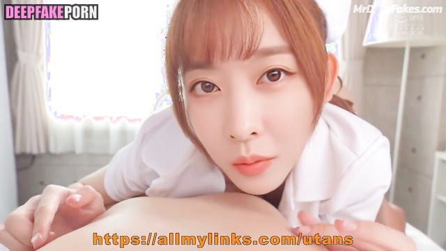 Nurse 박보영 Park Bo-young 얼굴 스왑 takes care of her patients face swap