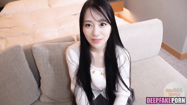 Brunette smiling when you are inside her / Tzuyu face swap トゥワイス 人工知能 [PREMIUM]