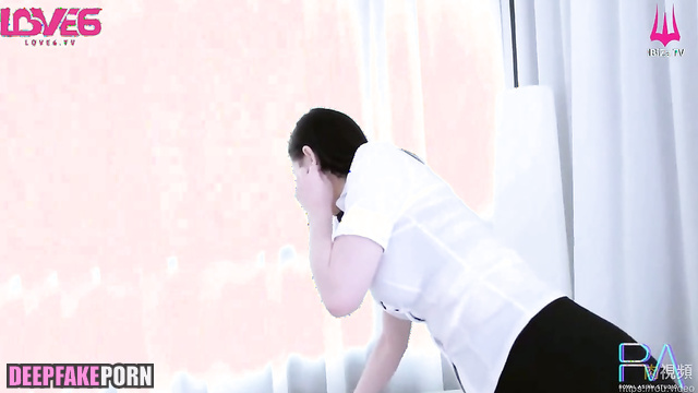 For some reason stranger touched her boobs 周也 充满激情的性爱 Zhou Ye fakeapp [PREMIUM]