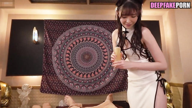 Cute massage by k-pop star Yui Aragaki (あらがき ゆい インターネットの有名人) real fake