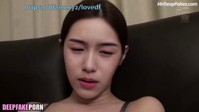 周也 Zhou Ye masturbates and cums on her dirty sex fantasies 换脸 face swap