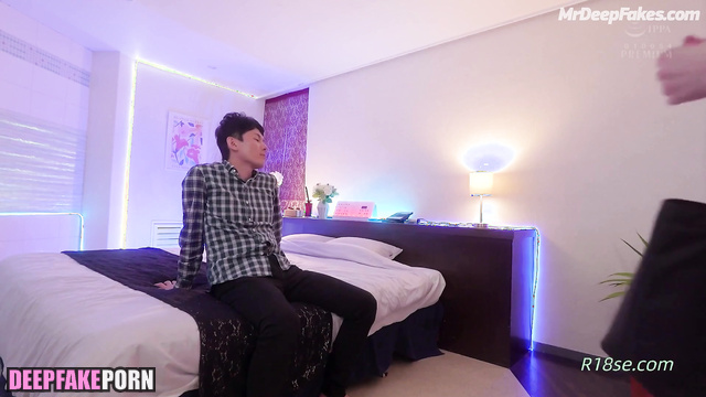 Cutie in sexy underwear jumped on his face / Lin Chi-ling (林志玲 假色情片) A.I.