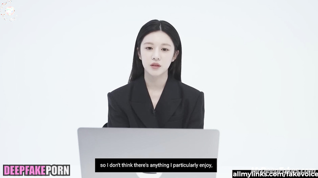 고윤정 딥 페이크 에로틱 slut watching her leaked porn video - pov Go Youn-Jung