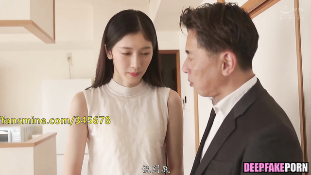 江疏影 Jiang Shuying spreads her legs next to man who is older 换脸 face swap