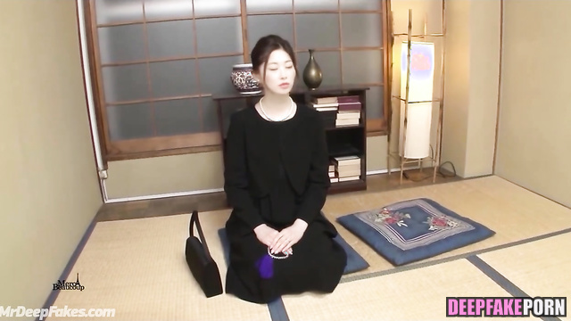 Skinny Zhu Zhu (朱珠 智能換臉) allowed herself to be touched, face swap