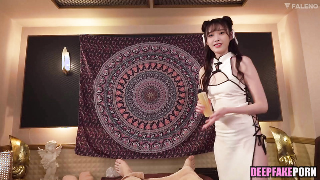 아이유 가짜 포르노 skinny oily girl pretends that she is a masseuse, ai IU [PREMIUM]