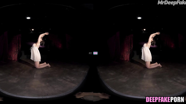 케이팝 스타 Kpop star Lisa 리사 puts her wet pussy extra close to camera (블랙핑크) BLACKPINK