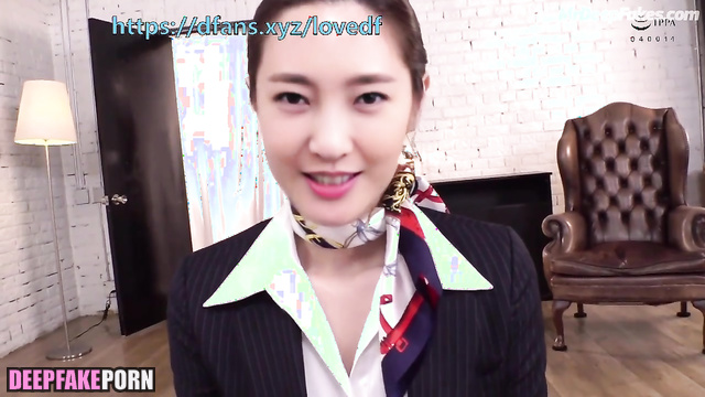 Interesting touches by a stranger - Wang Likun (王丽坤 智能换脸) deepfake erotic