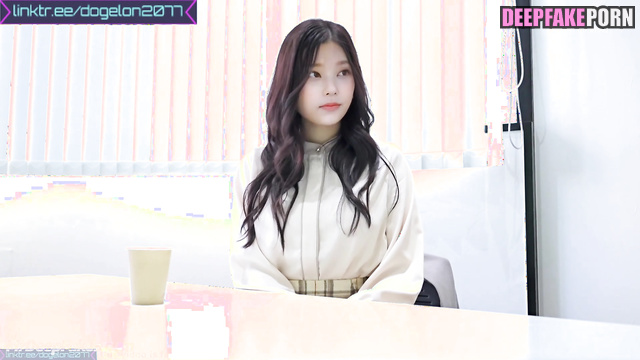 ニュージーンズ フェイクポルノ pretty slut wants you to please best / Haerin face swap