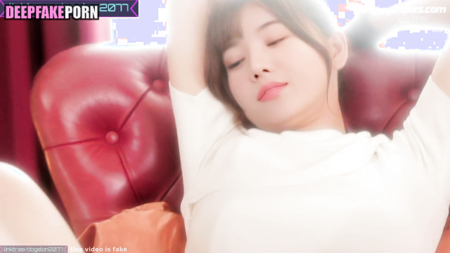 Guys playing with her pussy with a sex toy アイズワン フェイクポルノ Eunbi real fake