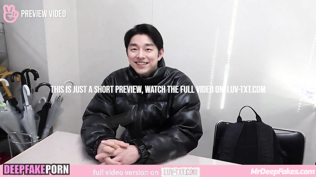 Boyfriend gave him cute bouquet, it was so unexpected 공유 딥페이크 Gong Yoo ai