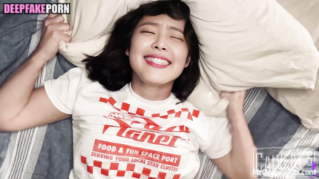 He doing something dirty at the bottom of her belly, ai Jennie 제니 블랙핑크