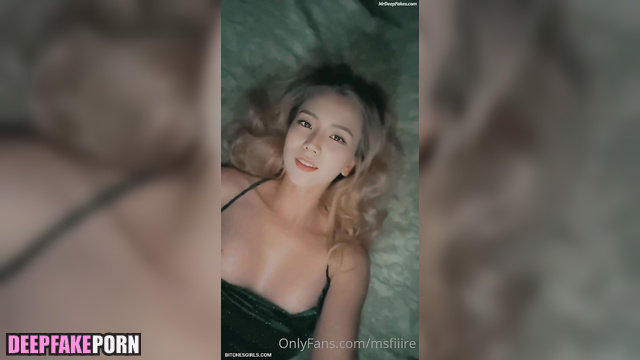 Jisoo BLACKPINK showing her breast - face swap (지수 블랙핑크 가슴 얼굴 스왑)