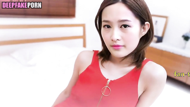 Naughty Li Qin lets her feet to be licked // uncensored fake porn 李沁 假色情片 舔脚