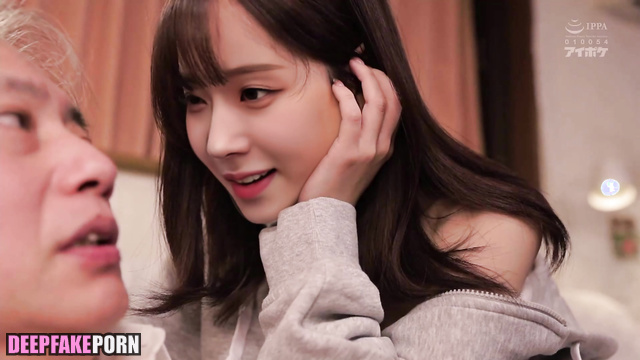 윈터 에스파 brunette seduced her stepgrandfather - Winter deepfake erotic [PREMIUM]