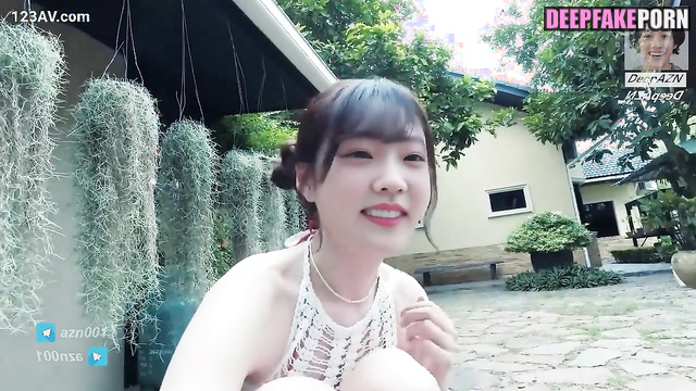 Real fake Stella ハーツトゥーハーツ Hearts2Hearts - Skinny naked babe