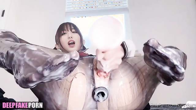 Fake Minami Hamabe (浜辺美波) solo masturbation