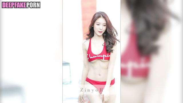 Face swap - korean IU teases you through screen 얼굴 스왑 한국어 아이유 에로