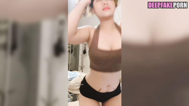 FAKE Yujin from IZ*ONE | IZONE films a teasing selfie video 아이즈원 안유진 가짜 포르노