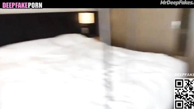 FAKE Chinese G.E.M. takes off her skirt to wank in hotel 가짜 포르노 中国人 邓紫棋 수음