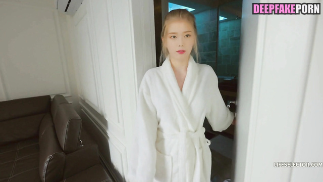 IU allowed tattoo boy fingered her pussy (아이유 딥페이크) [PREMIUM]