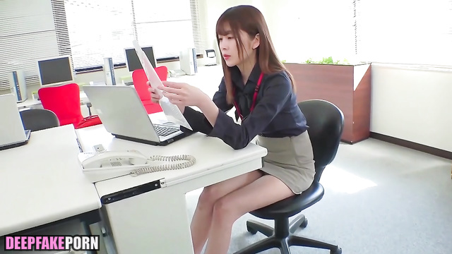 한지민 Han Ji-min showed how her foot make me cum deepfake 딥페이크